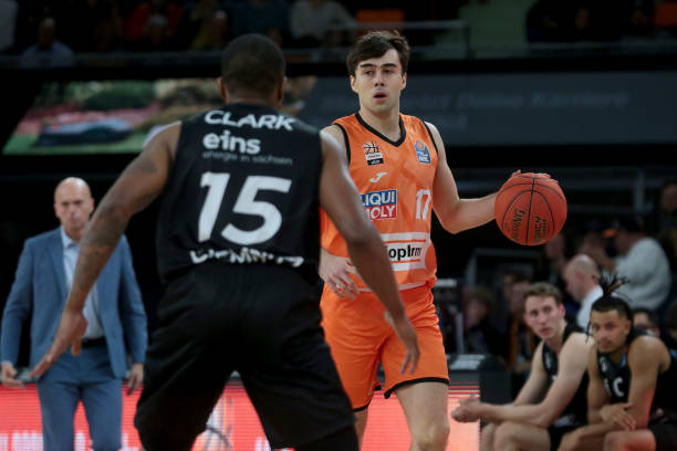 为球队扳回 为球队扳回