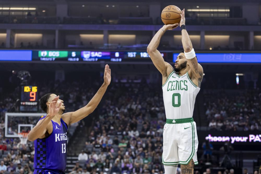 遭粉丝围堵 遭粉丝围堵